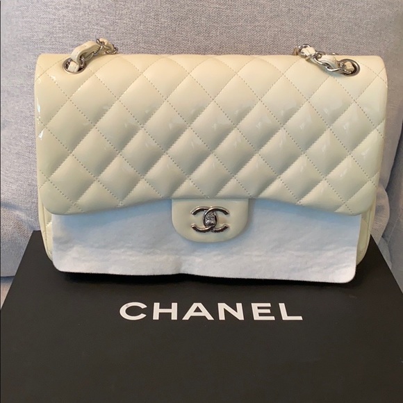 Authentic Chanel Classic flap - Picture 4 of 12